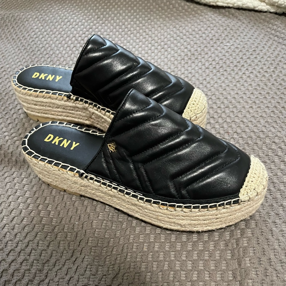 DKNY Ricki Espadrilles like new mules -8.5